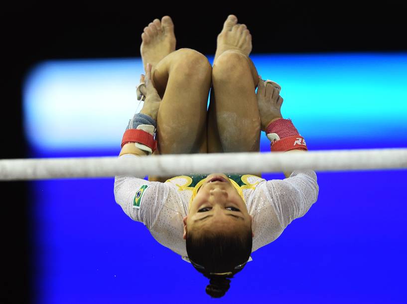 A ginasta brasileira Flávia Saraiva durante a final individual geral da ginástica artística nos Jogos Pan-Americanos de Toronto, no Canadá