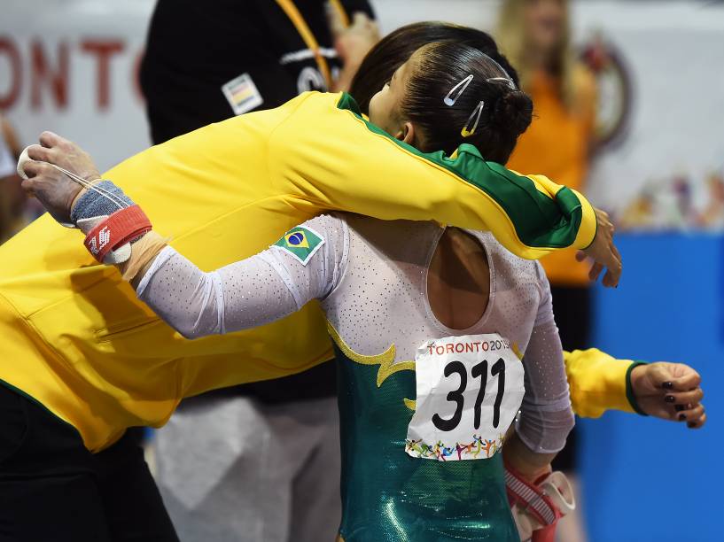 A ginasta brasileira Flávia Saraiva durante a final individual geral da ginástica artística nos Jogos Pan-Americanos de Toronto, no Canadá