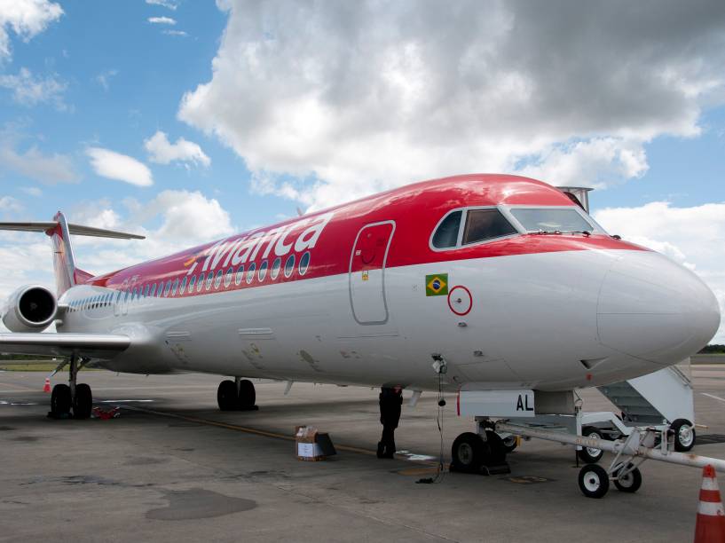 O Fokker 100 da Avianca tem apenas uma porta, na frente da aeronave