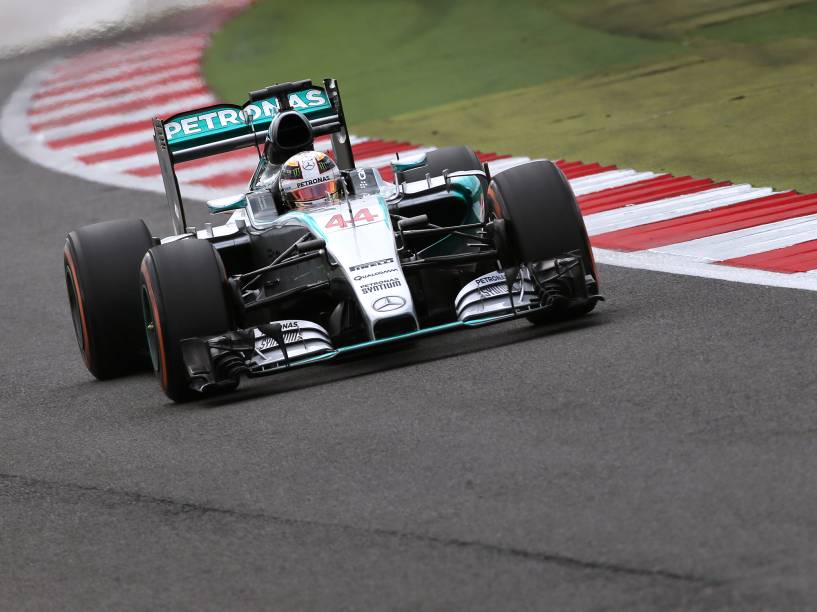 Lewis Hamilton durante treino classificatório
