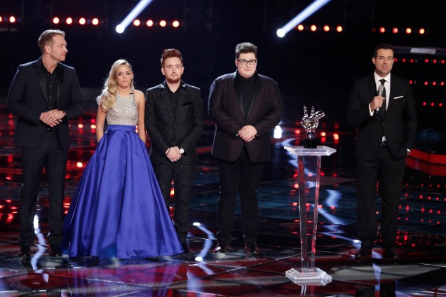 Os quatro finalistas da 9ª edição do The Voice americano aguardam os resultados