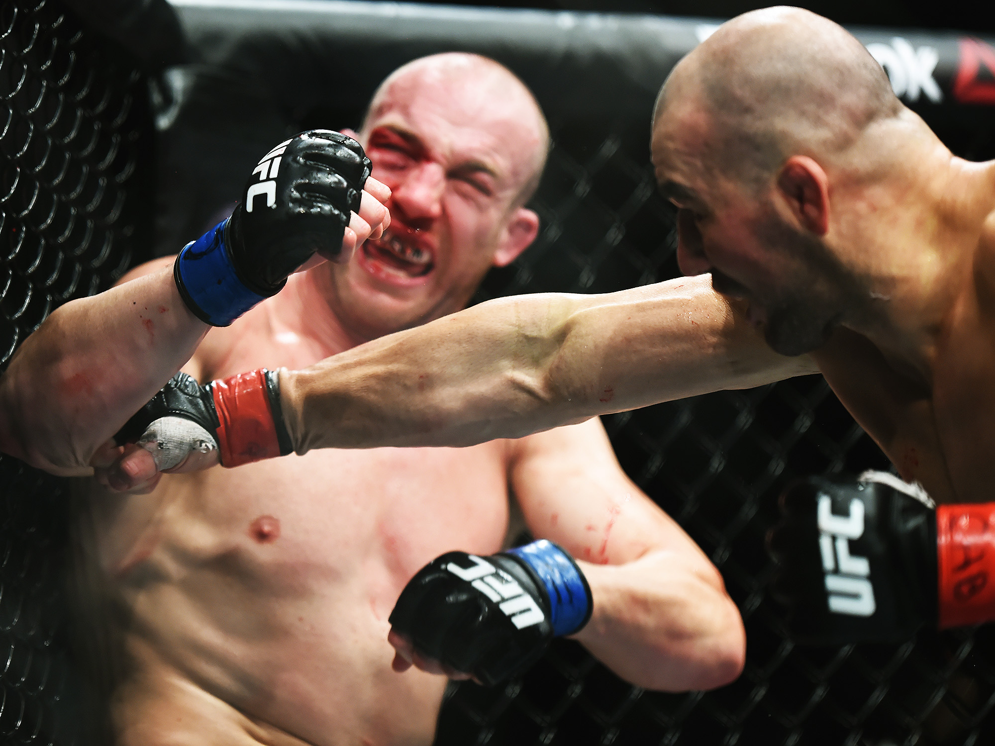 Glover Teixeira vence Patrick Cummins durante o UFC Fight Night 77, neste sábado (07), no Ibirapuera, em São Paulo