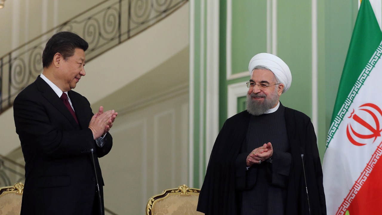 Os presidentes de Irã e China, Hassan Rohani e Xi Jinping, se reuniram neste sábado (23) em Teerã