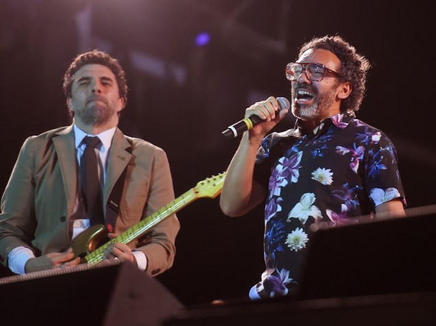 Wilson Simoninha e Davi Moraes durante show em homenagem aos 450 anos do Rio de Janeiro, no último dia do Rock in Rio 2015