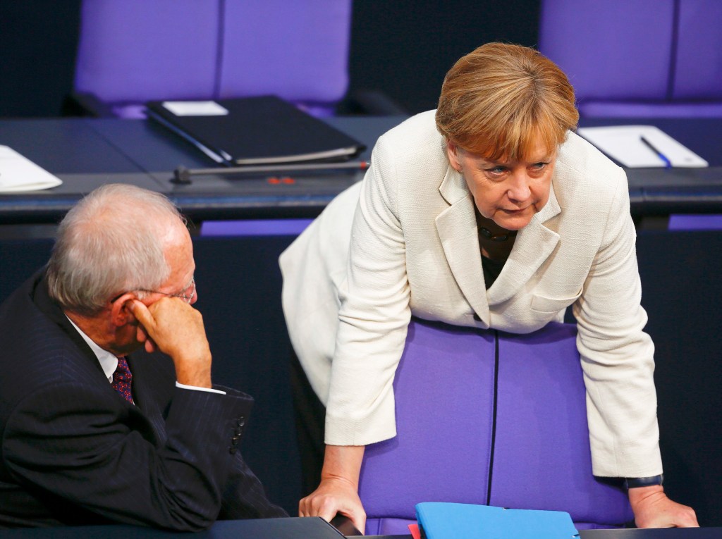 Schaeuble e a chanceler Angela Merkel são reticentes sobre capacidade da Grécia de honrar compromissos