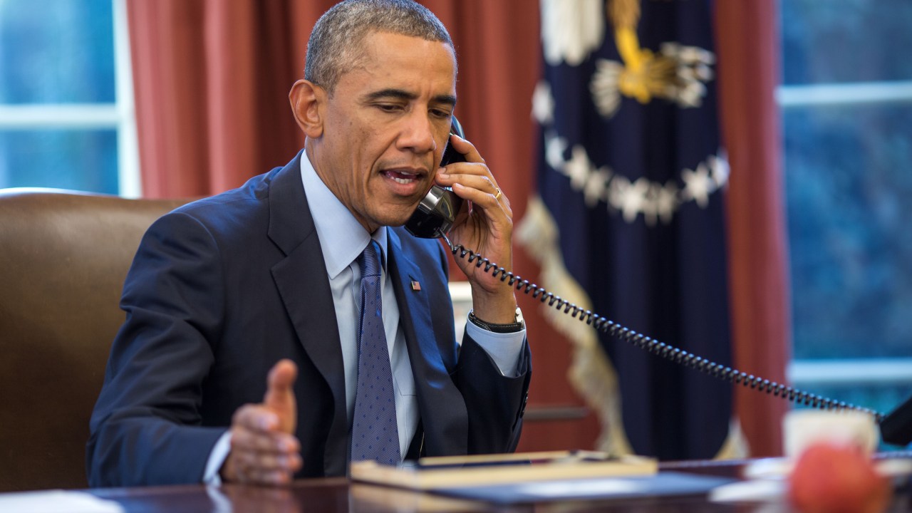 O presidente dos Estados Unidos, Barack Obama, discutiu nesta terça-feira 'protocolos de isolamento rigorosos' com o chefe do Centro de Controle de Doenças (CDC, na sigla em inglês) para limitar o risco de mais casos de Ebola no país, após um diagnóstico realizado em Dallas
