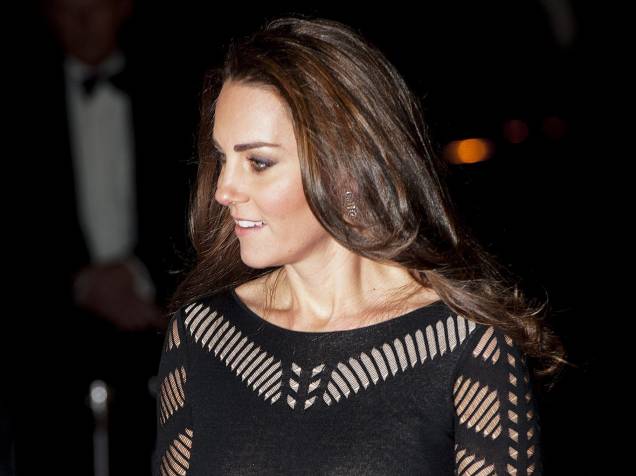 A duquesa de Cambridge, Kate Middleton, grávida do segundo filho com o Príncipe William, da Inglaterra, chega em um restaurante de Londres, no Reino Unido, para um jantar de caridade em nome da ONG Acção em Addiction