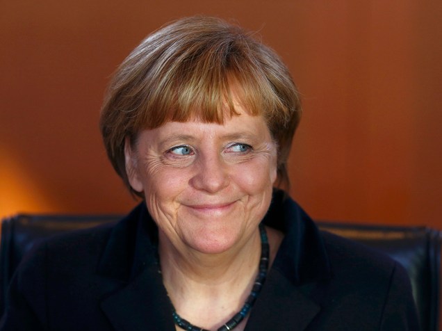 A chanceler alemã, Angela Merkel chega para a reunião semanal do gabinete em Berlim