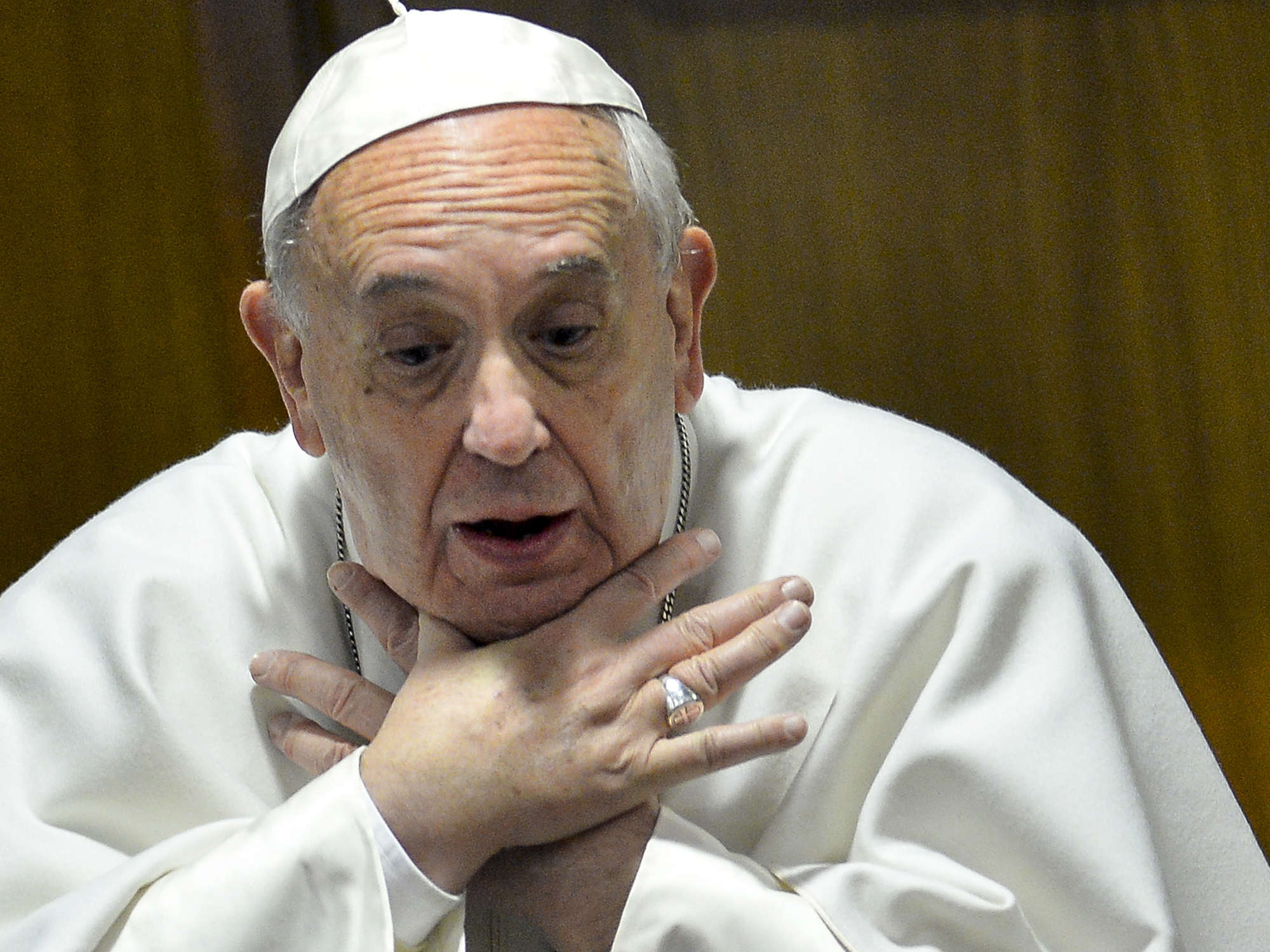 No Vaticano, papa Francisco gesticula na reunião em que serão nomeados novos cardeais