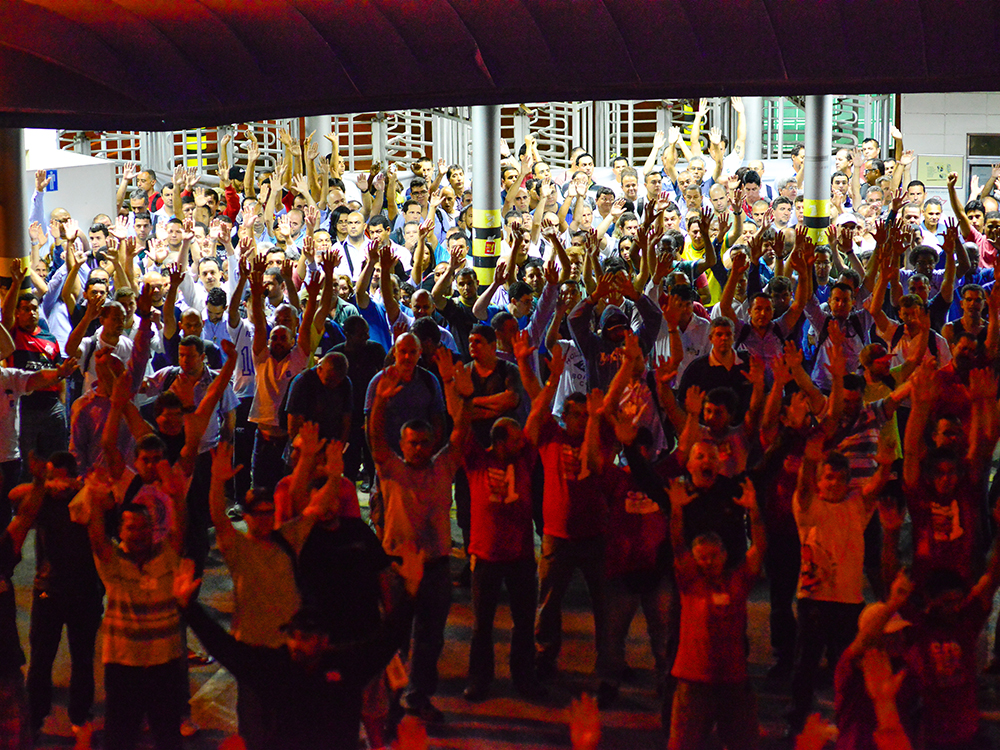 Trabalhadores da fábrica da GM em São José dos Campos (SP) deflagraram greve na última sexta-feira, dia 20