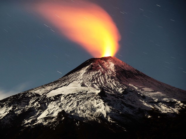 <p>Imagem do vulcão Villarrica, um dos mais ativos do Chile, que fica cerca de 800 km ao sul de Santiago</p>