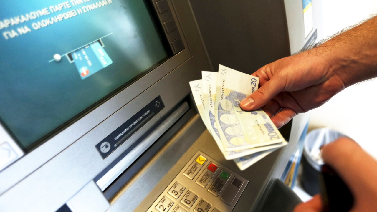Governo grego decretou feriado bancário no país após rejeitar proposta de credores internacionais