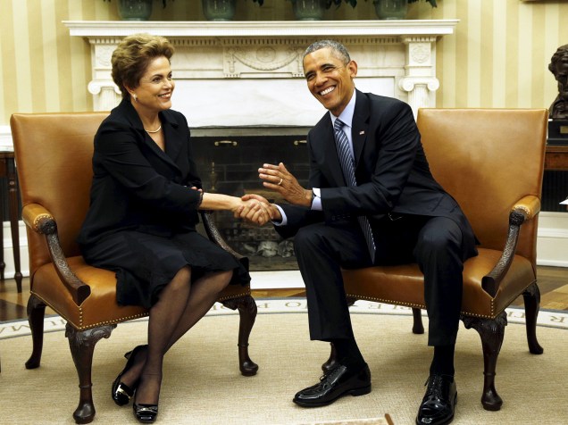 <p>O presidente dos EUA, Barack Obama, recebe a presidente do Brasil, Dilma Rousseff, no Salão Oval da Casa Branca, em Washington - 30/06/2015</p>