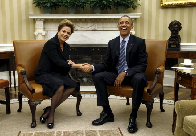 <p>O presidente dos EUA, Barack Obama, recebe a presidente do Brasil, Dilma Rousseff, no Salão Oval da Casa Branca, em Washington - 30/06/2015</p>