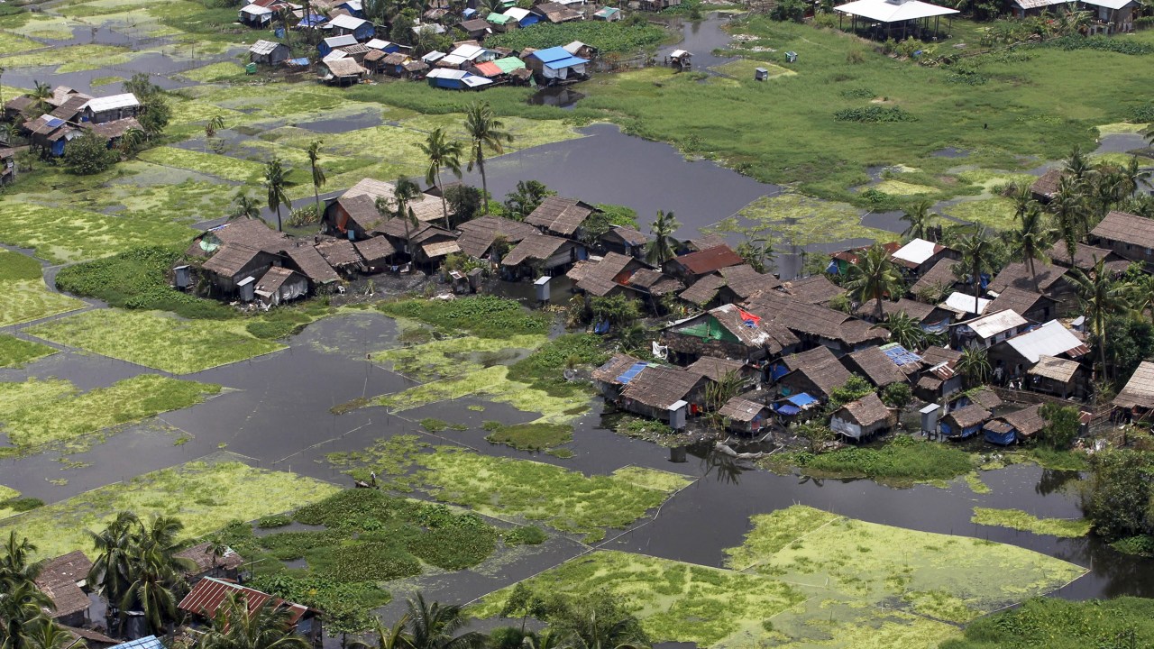 Vista aérea mostra a cidade de Sittwe no Estado de Rakhine, em Mianmar, inundada após fortes chuvas na região. Os Estados Unidos se propuseram a ajudar o país após mais de 250 mil pessoas ficarem desabrigadas - 05/08/2015