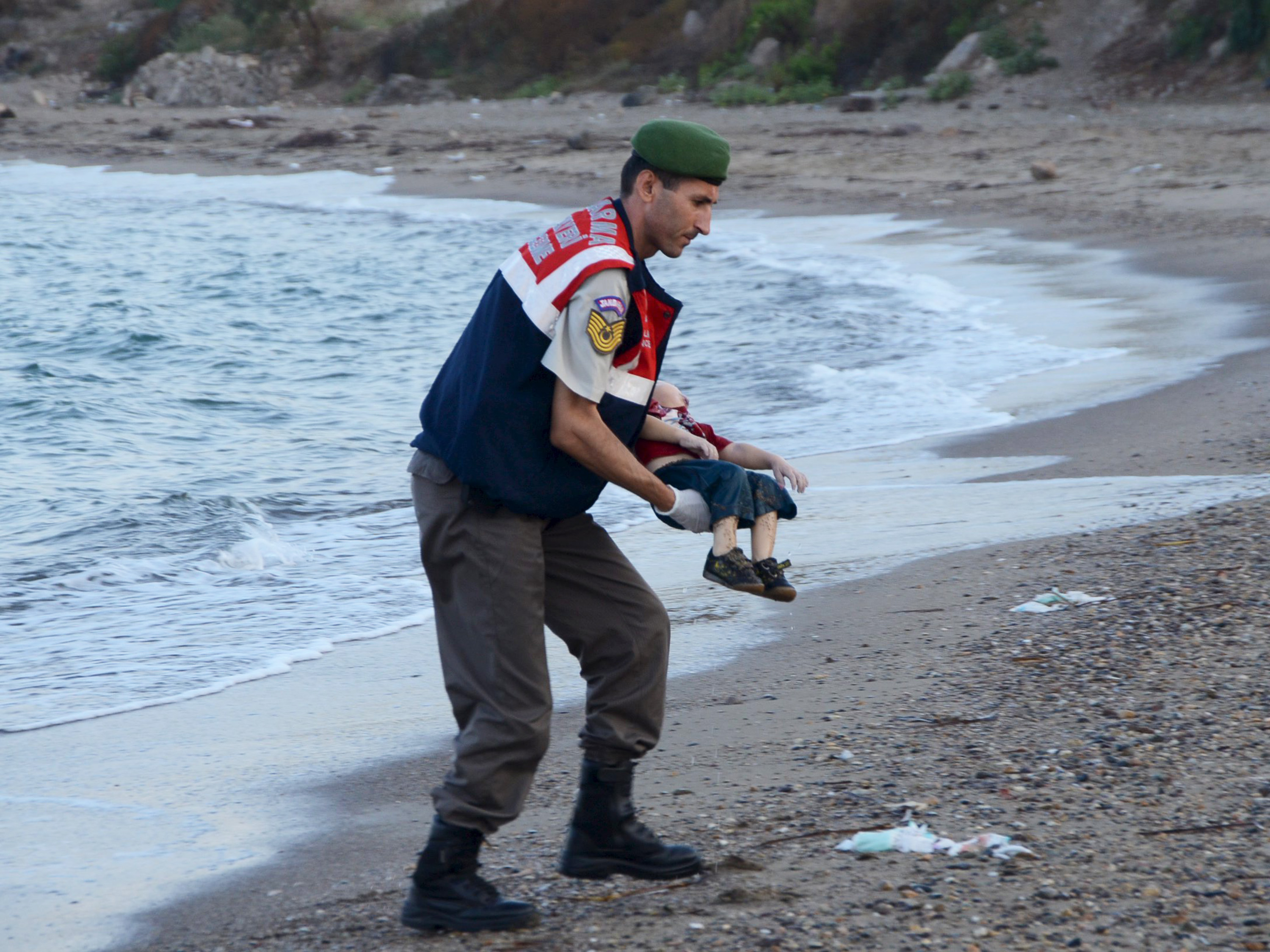 Cerca de 11 refugiados sírios morreram afogados ao tentar chegar à ilha grega de Kos