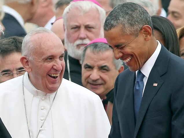 Papa Francisco tem conversa descontraída com o presidente dos Estados Unidos, Barack Obama, na chegada à Base Aérea de Maryland - 22/09/2015