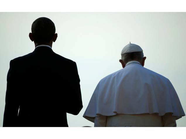 O presidente dos Estados Unidos, Barack Obama, junto ao papa Francisco durante cerimônia de chegada do líder da Igreja Católica na Casa Branca, em Washington - 23/09/2015