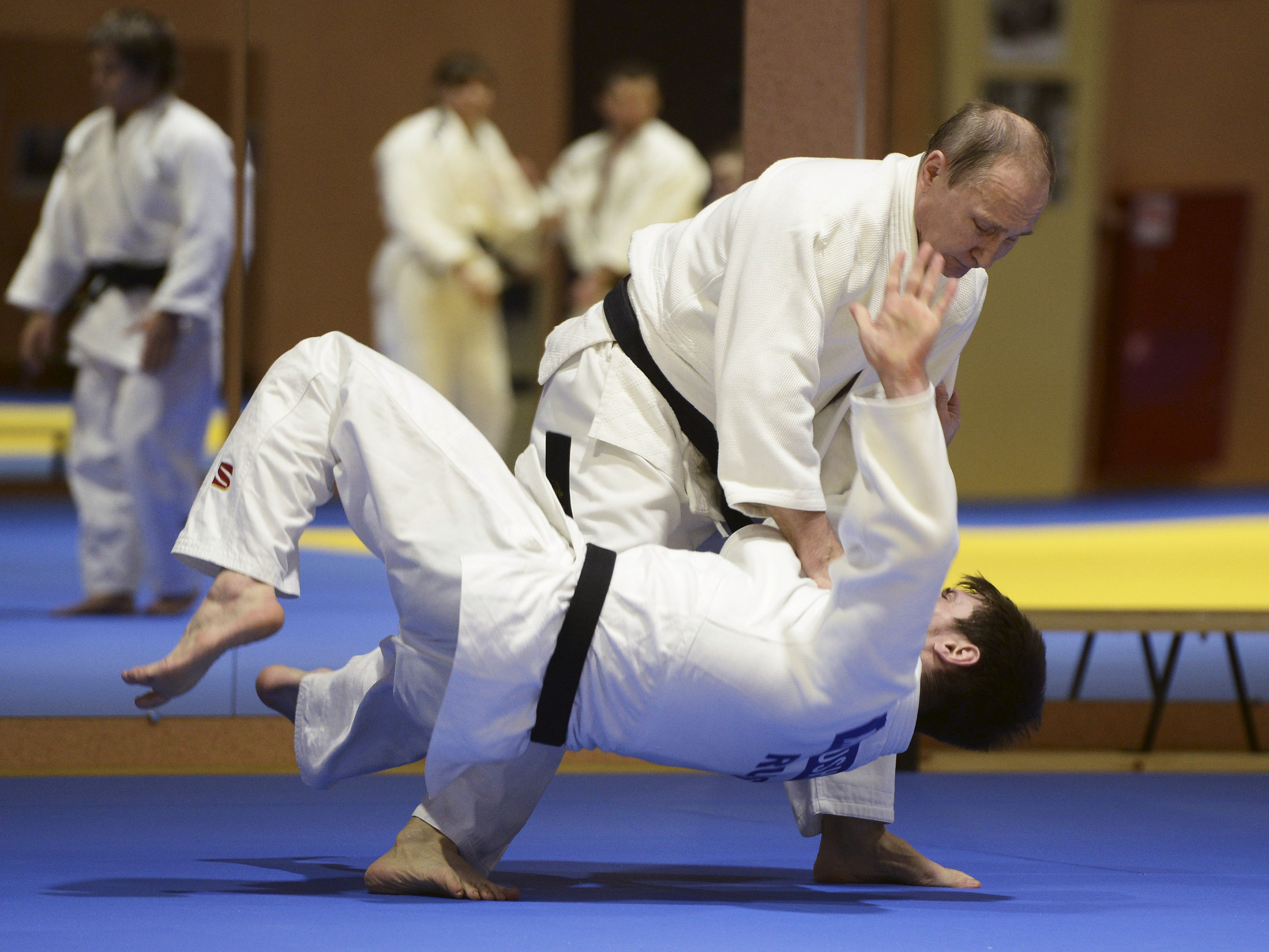 Presidente russo Vladimir Putin participa de uma sessão de treinamento com a equipe nacional de judô em Sochi - 08/01/2016