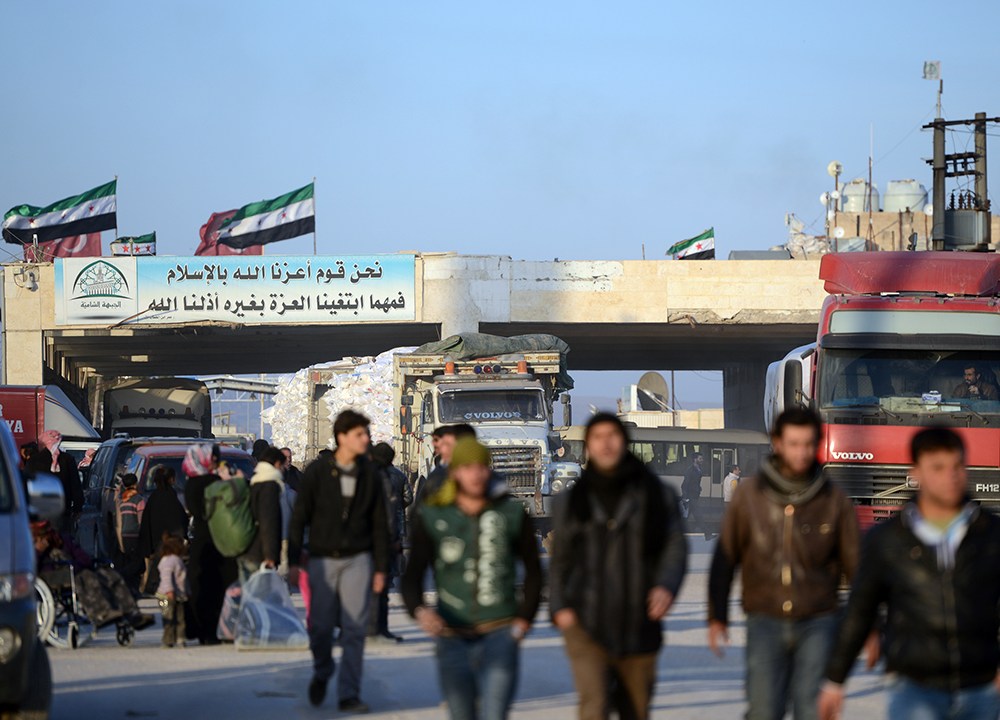 Movimentação intensa na fronteira da Síria com a Turquia
