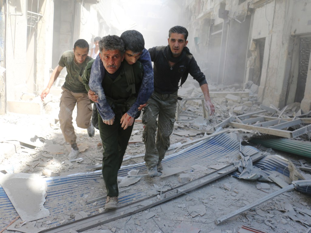 Ataque sobre bairro rebelde deixa feridos na Síria