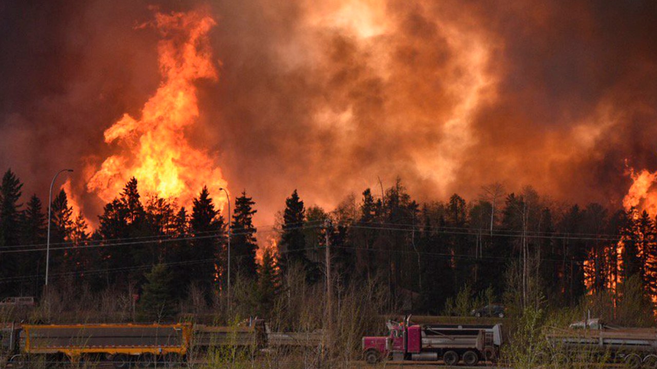 Incêndio florestal no Canadá