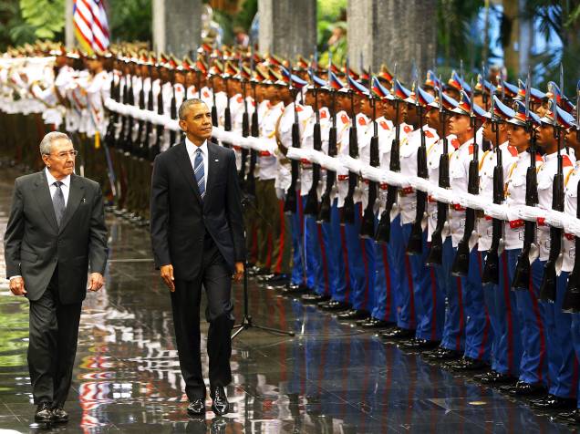 Presidente americano Barack Obama, e o ditador cubano Raúl Castro, na capital de Cuba, Havana, nesta segunda-feira (21). Este é o terceiro dia da visita histórica do presidente dos Estados Unidos à ilha