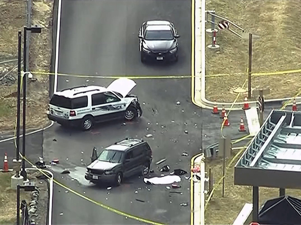 Vista aérea do local de um incidente envolvendo carros em frente à entrada da Agência Nacional de Segurança dos EUA