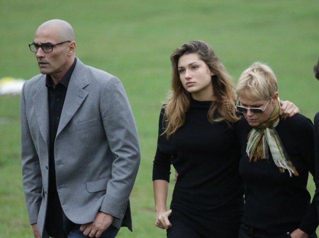 Luciano Szafir ao lado da filha, Sasha, e Xuxa, sua ex-esposa