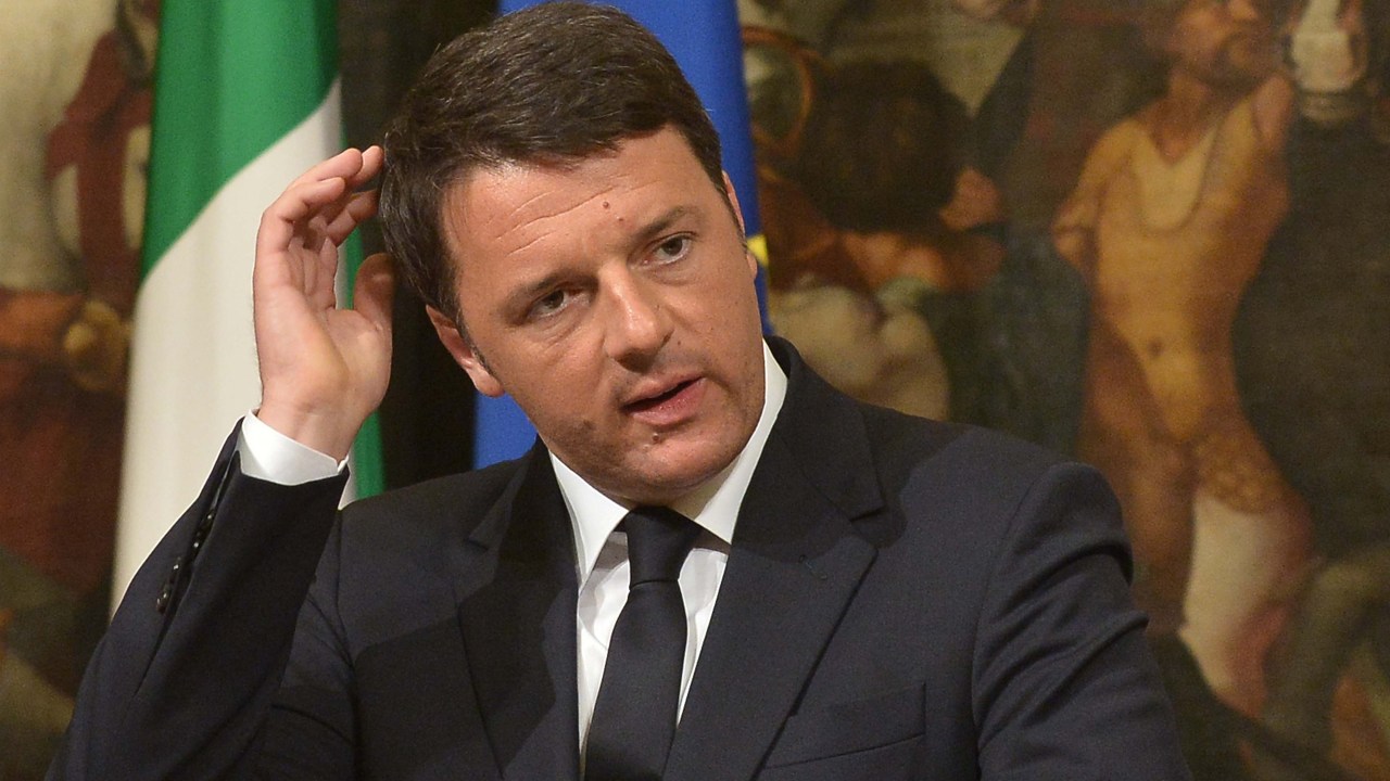 Primeiro Ministro da Itália, Matteo Renzi, em coletiva de imprensa sobre o naufrágio com imigrantes na costa italiana