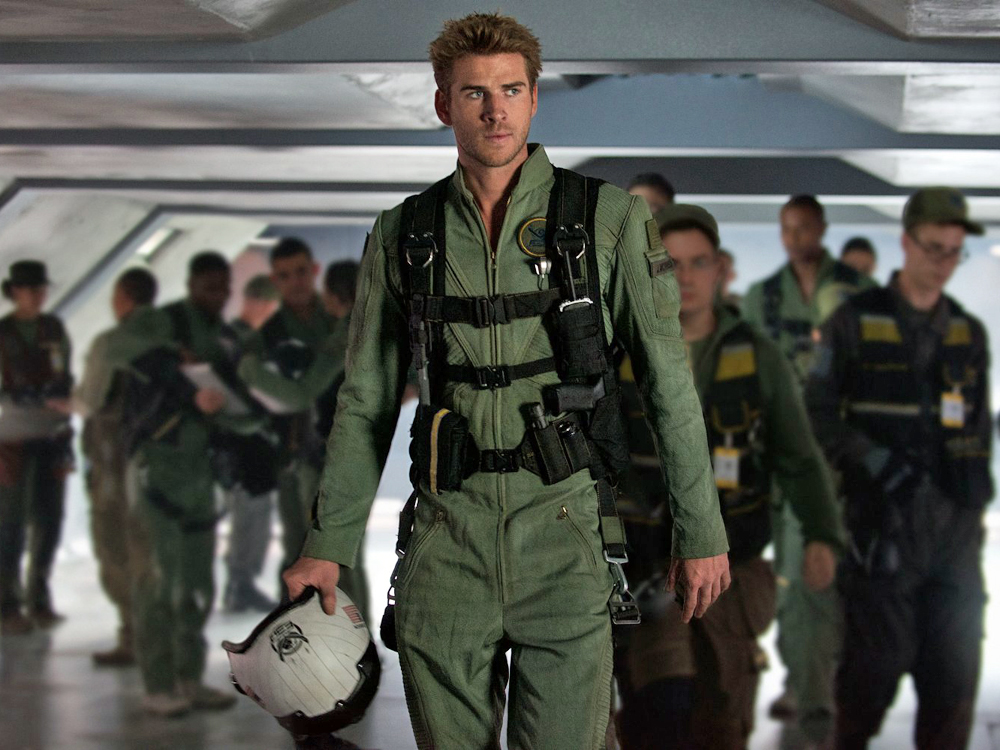 Liam Hemsworth em cena do filme 'Independence Day: O Ressurgimento'