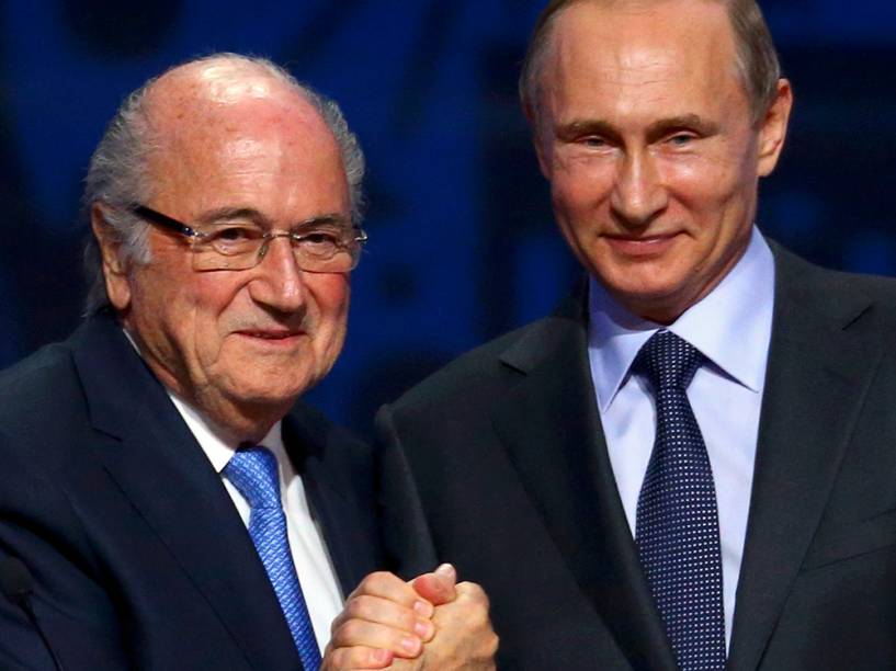 Blatter e Putin no sorteio dos confrontos classificatórios para a Copa do Mundo da Rússia