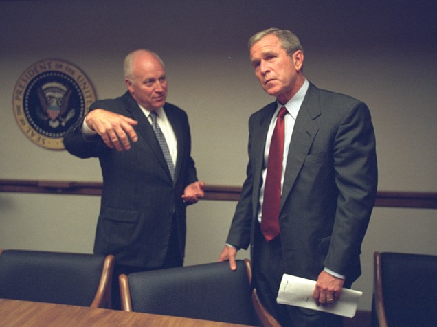 George W. Bush encontra o vice Dick Cheney no 11 de setembro de 2001