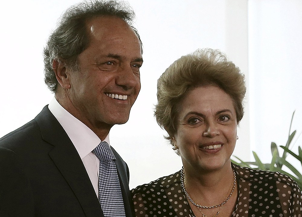 Daniel Scioli e Dilma Rousseff durante encontro em Brasília