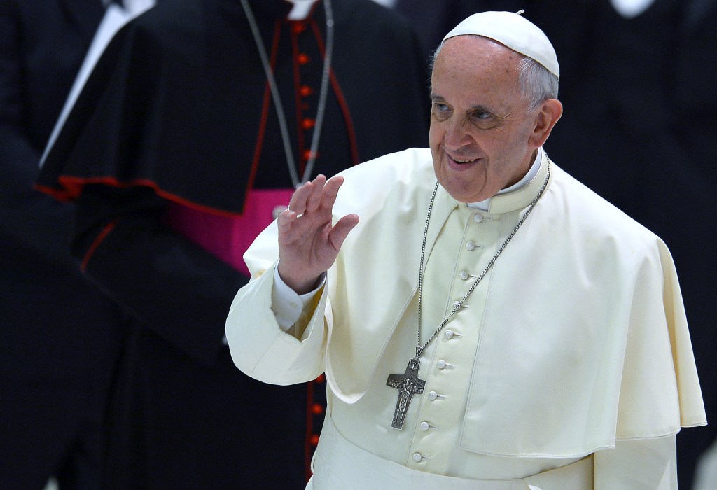 No Vaticano, Papa Francisco recebe os organizadores, jogadores e convidados do 'Jogo da Paz', que será realizado nesta segunda-feira (01), no Estádio Olímpico de Roma