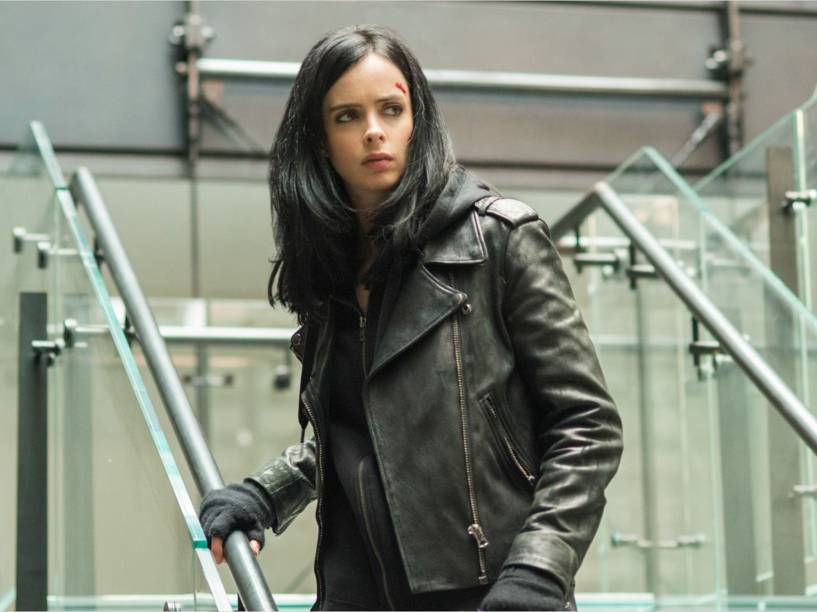 Krysten Ritter como Jessica Jones, personagem título do seriado original da Netflix