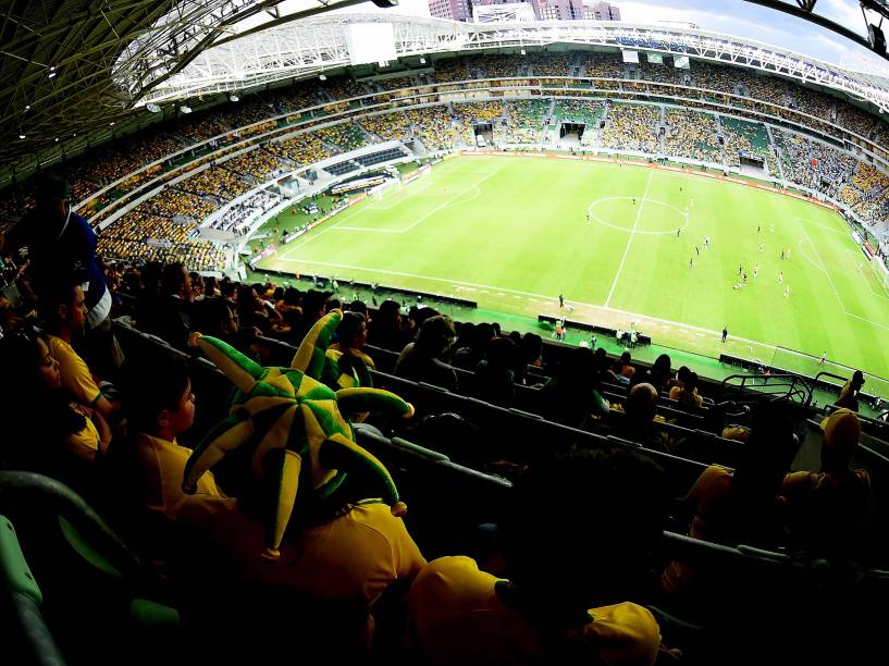 Torcida durante jogo entre Brasil e México