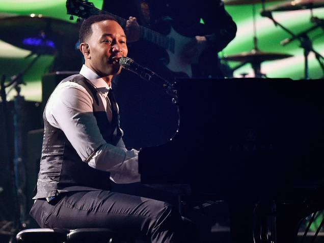 John Legend durante 58ª edição do Grammy, premiação que elege os melhores da música internacional, que acontece nesta segunda-feira (15)
