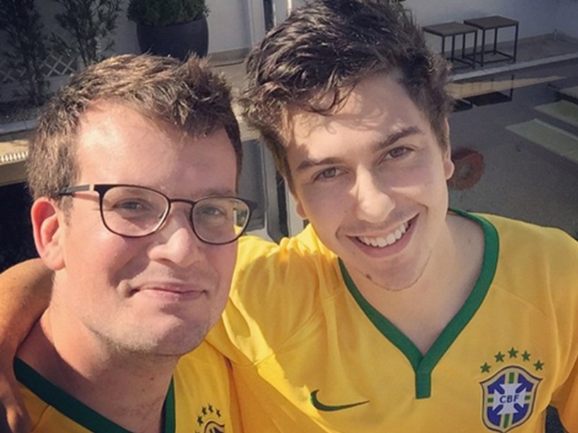 John Green e Nat Wolff tiram selfie no Cristo Redentor