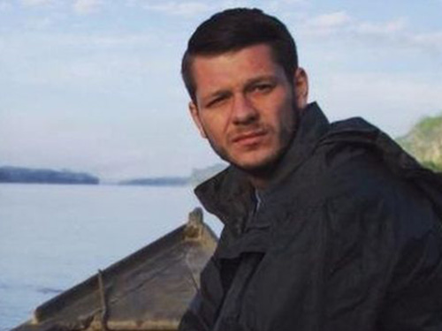 Jake Hanrahan, um dos jornalistas presos enquanto filmava confrontos entre pró-curdos e forças de segurança, na Turquia