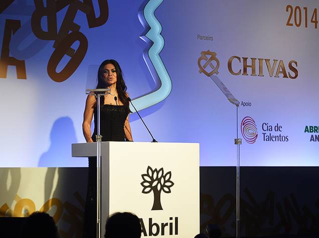 A apresentadora do Prêmio Jovens Inspiradores 2014, Rosana Jatobá