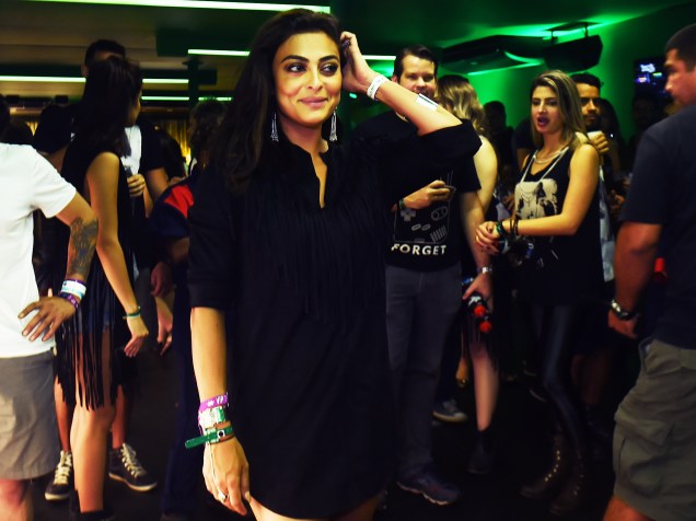 Juliana Paes curte camarote da Heineken