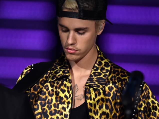 Justin Bieber durante 58ª edição do Grammy, premiação que elege os melhores da música internacional, que acontece nesta segunda-feira (15)