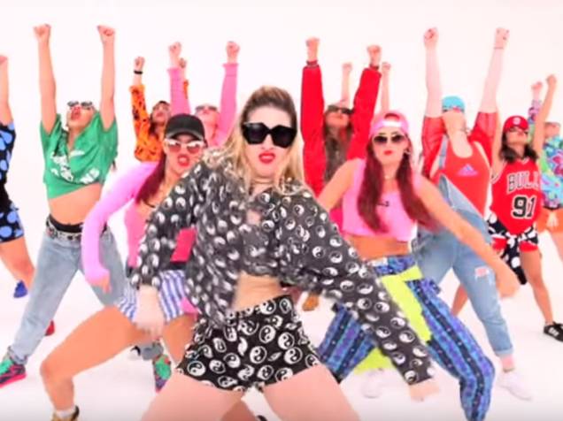 Dançarinas no vídeo de Sorry, novo single de Justin Bieber