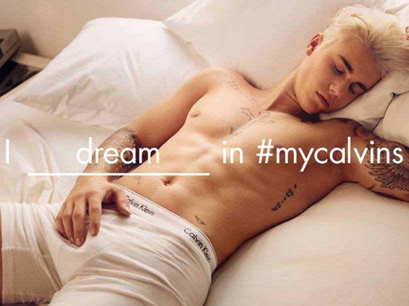 Justin Bieber posa de cueca para campanha da Calvin Klein