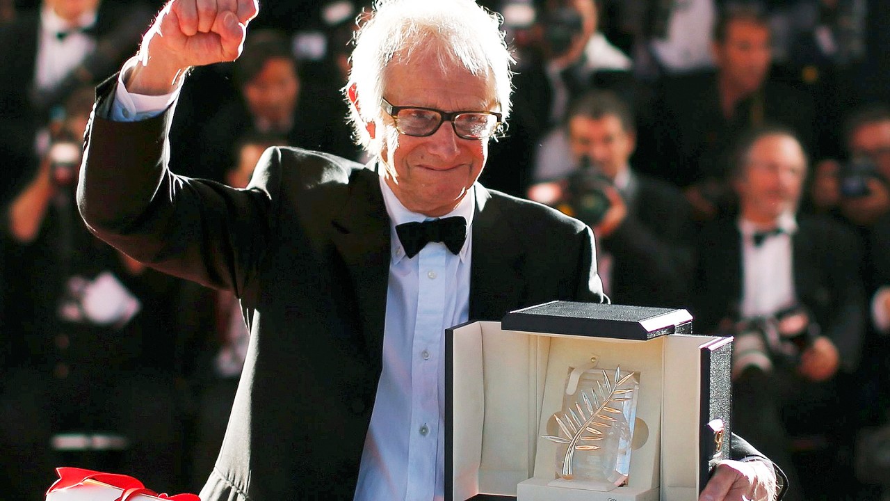 O diretor Ken Loach recebe a Palma de Ouro por "Moi, Daniel Blake", na 69ª edição do Festival de Cannes - 22/05/2016