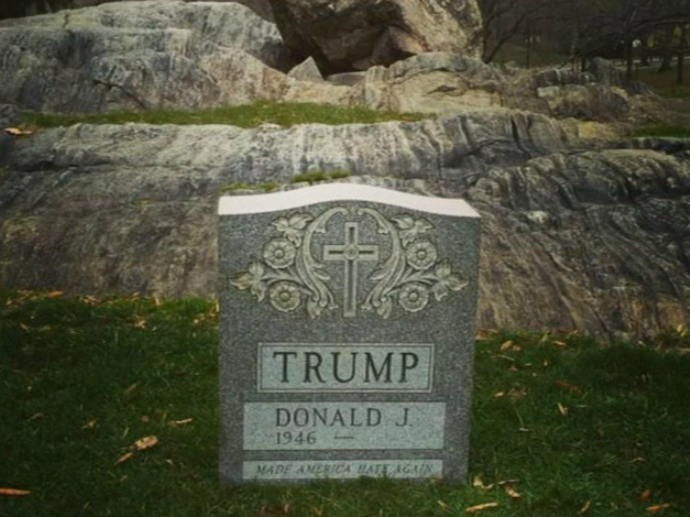 Lápide de Donald Trump no Central Park, em Nova York