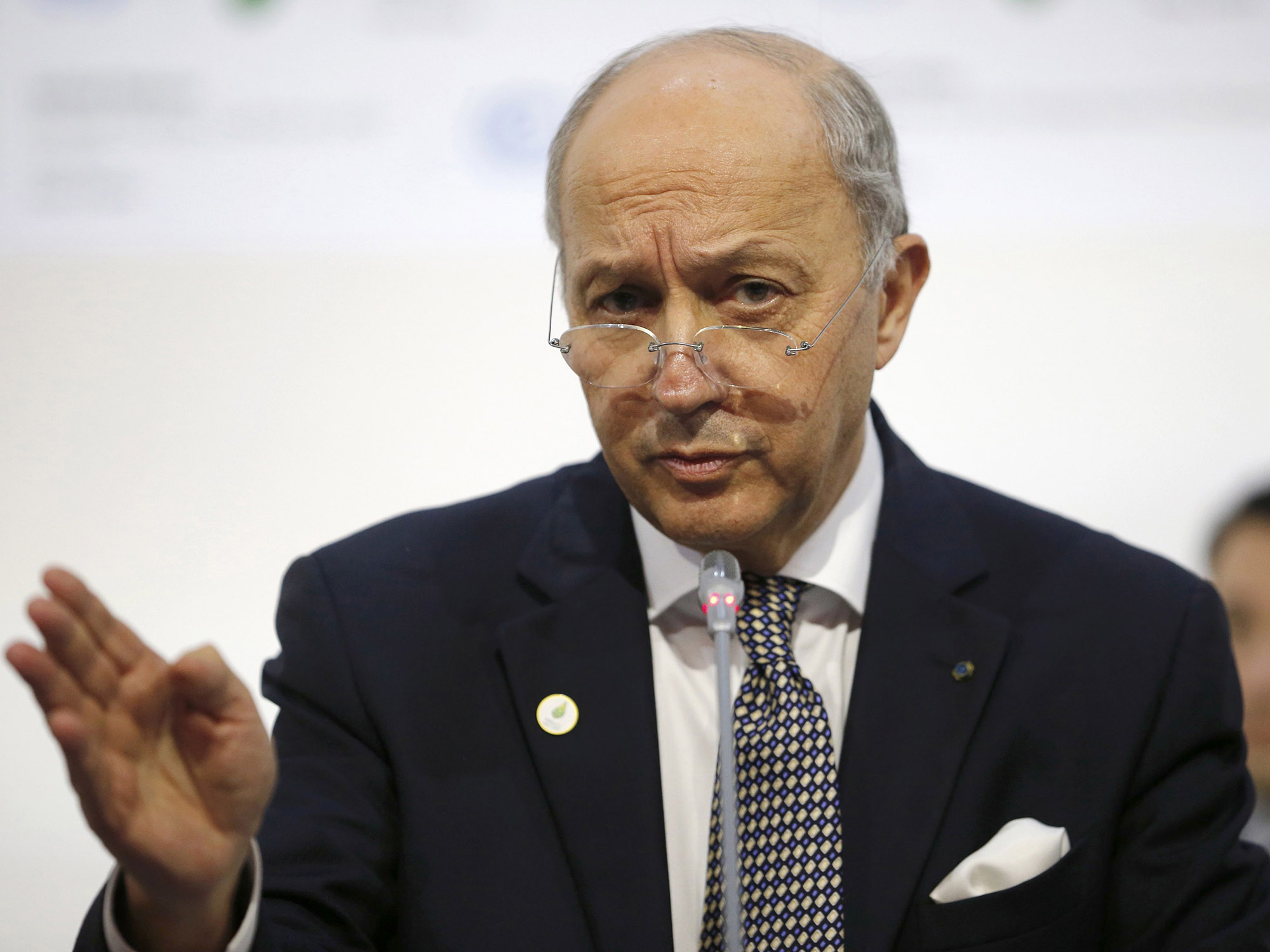 O ministro das Relações Exteriores da França, Laurent Fabius, discursa durante a COP21, na França