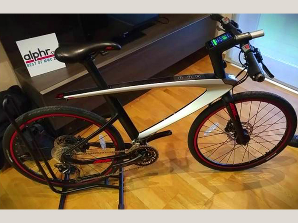 Bicicleta ''Le Super Bike'', da empresa chinesa LeEco, com sistema operacional Android