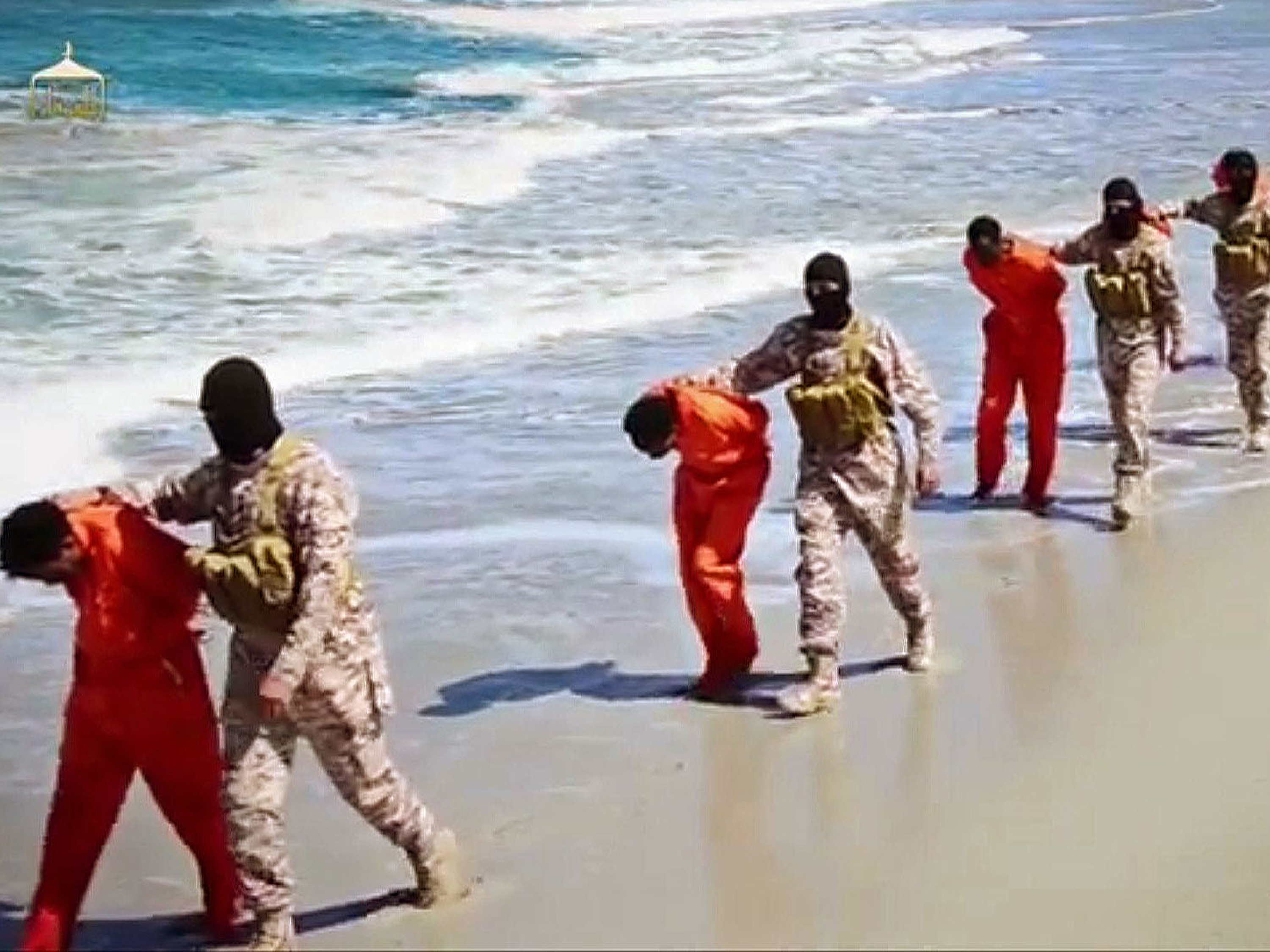 O grupo Estado Islâmico (EI) publicou neste domingo (19) um vídeo mostrando cerca de 30 homens, supostamente cristãos etíopes, sendo executados por jihadistas na Líbia